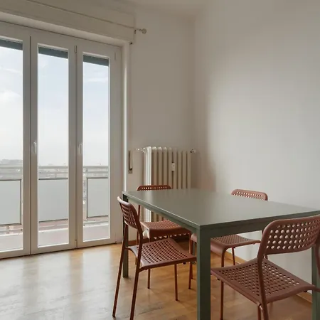 Guesthost - Comfy Balcony Flat Affori Mm3 Milan