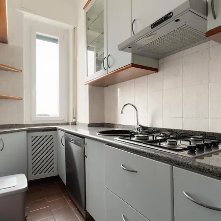 Guesthost - Comfy Balcony Flat Affori Mm3 Apartment