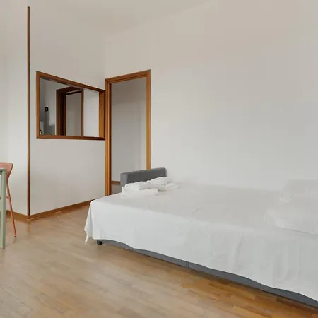 Guesthost - Comfy Balcony Flat Affori Mm3 Apartment Mailand