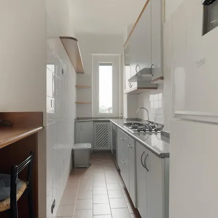 Guesthost - Comfy Balcony Flat Affori Mm3 Apartment Mailand