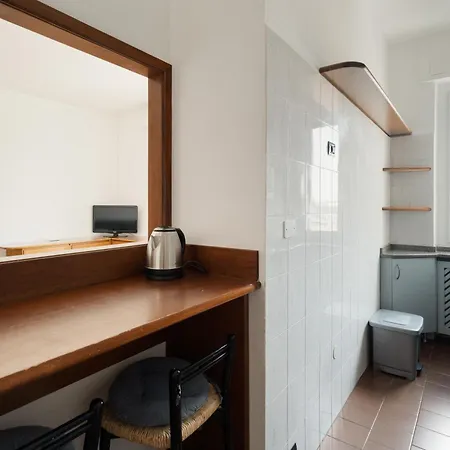 Guesthost - Comfy Balcony Flat Affori Mm3 Mailand
